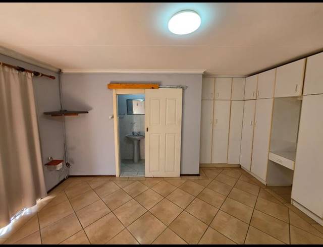 3 BEDROOM SIMPLEX FOR SALE IN MALVERN